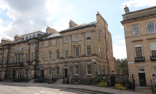 12/13 Charlotte Square